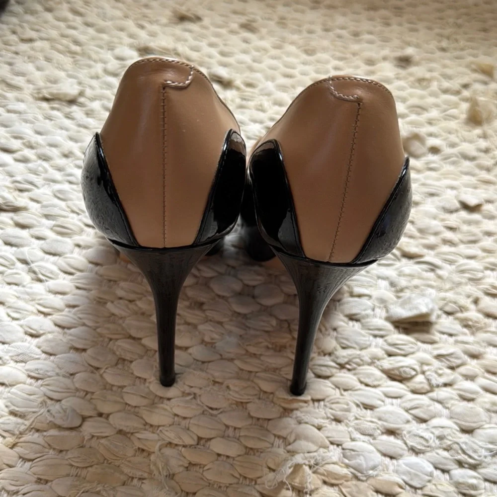 Jimmy Choo - size 37 1/2 - Black and Tan High Heels
